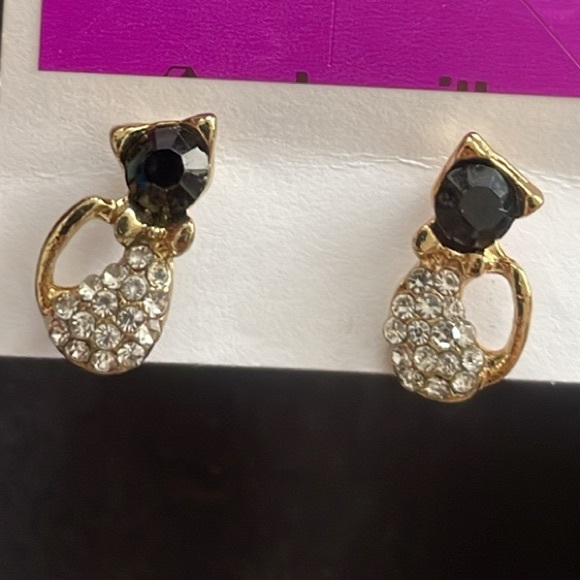 Adorable Cat Earrings - Gold Finish with Black Stone & Rhinestones - Picture 1 of 11